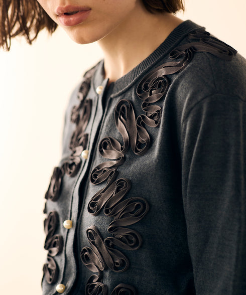 【再入荷】code embroidery cardigan